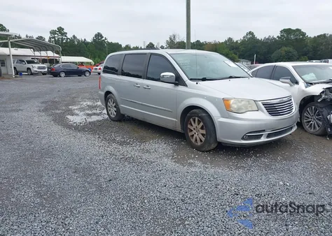 2011 Chrysler Town & Country Touring-L z USA, uszkodzony, nr VIN 2A4RR8DG7BR631558